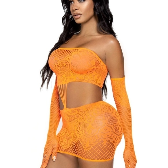 KISS Me More Lace Dress Set - Picture 2 of 7